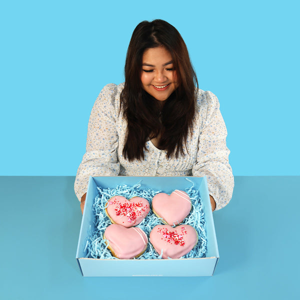 Small Mother's Day Heart Donut Box & Veuve Clicquot - Goldelucks 